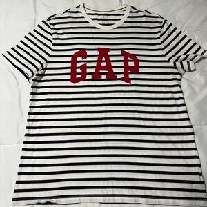 GAP T-shirt